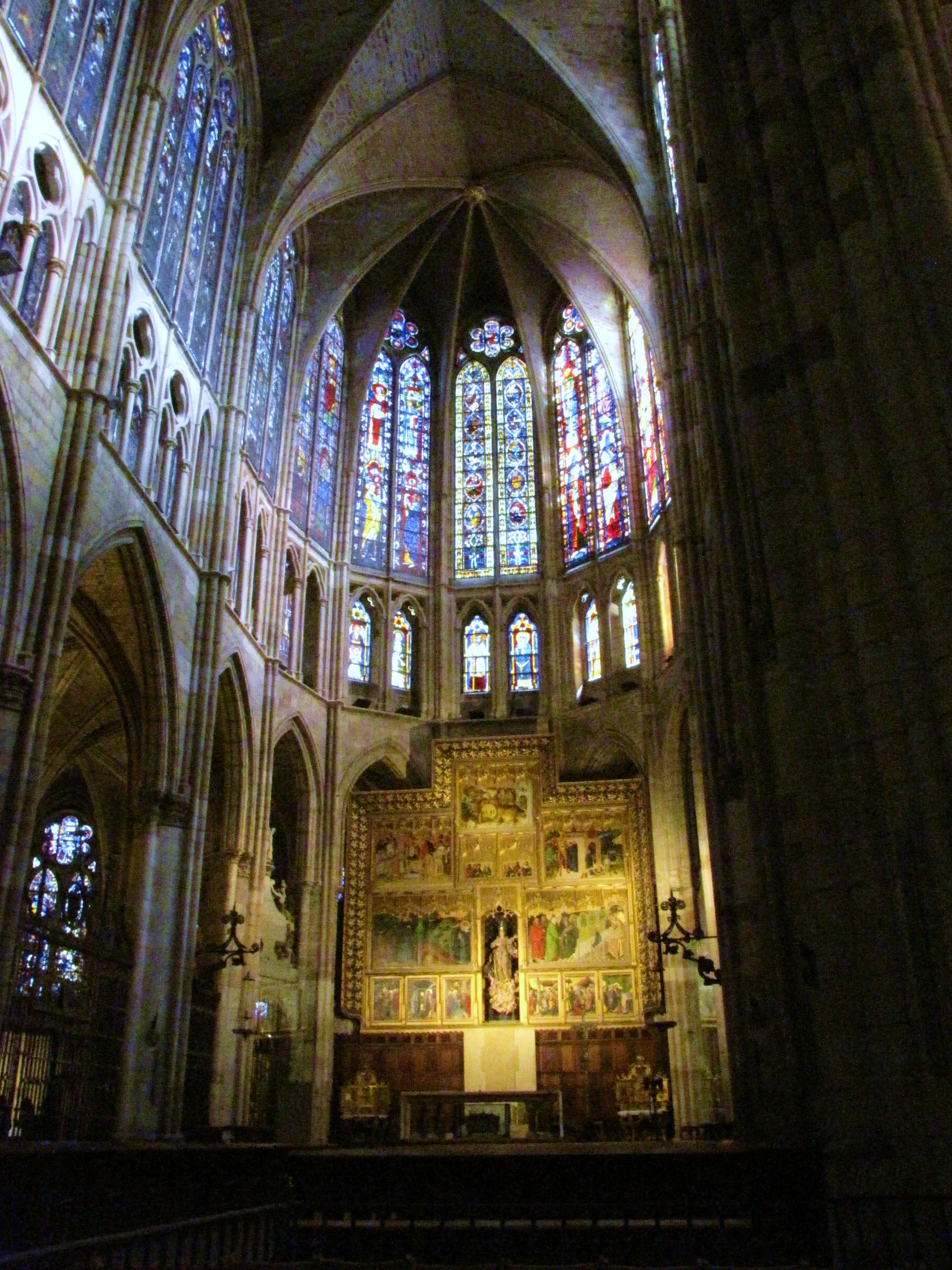 Interior-Catedral-de-León