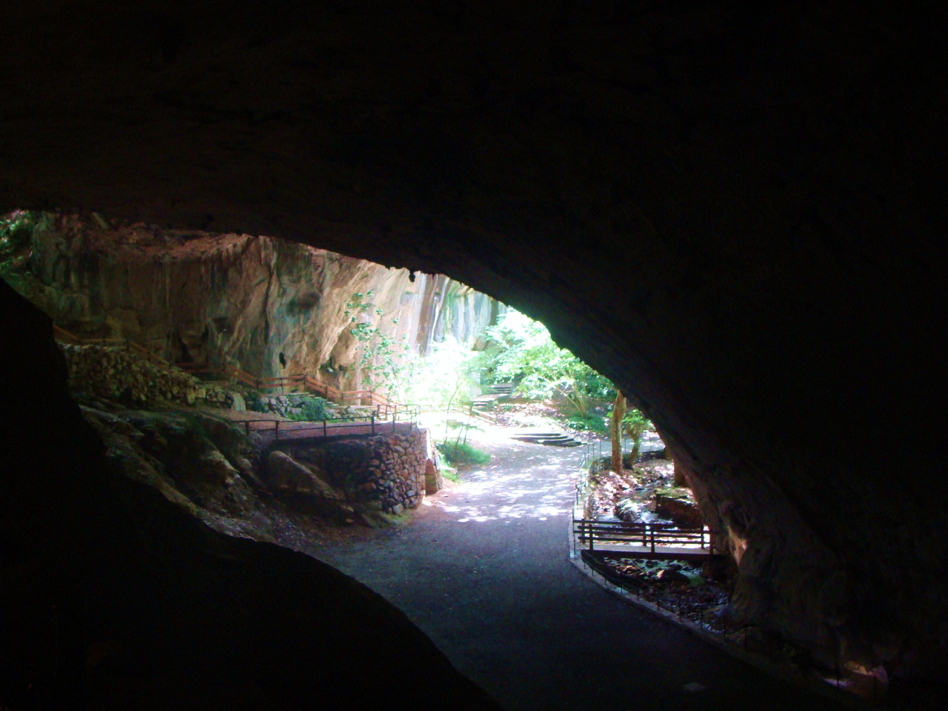 Interior-cueva-pueblo de navarra-zugarramurdi