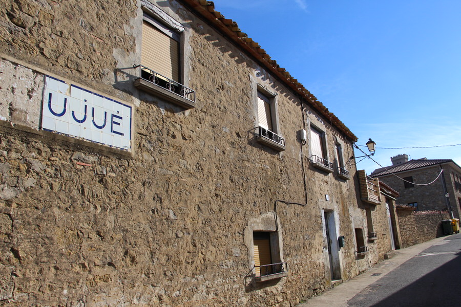 Entrada-al-pueblo-de-uxué