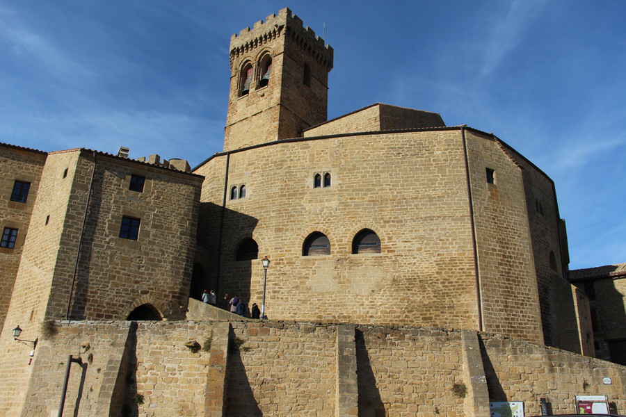 Iglesia-Santa-maría-Ujué