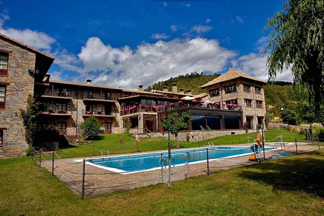 hotel-con-piscina-en-ainsa