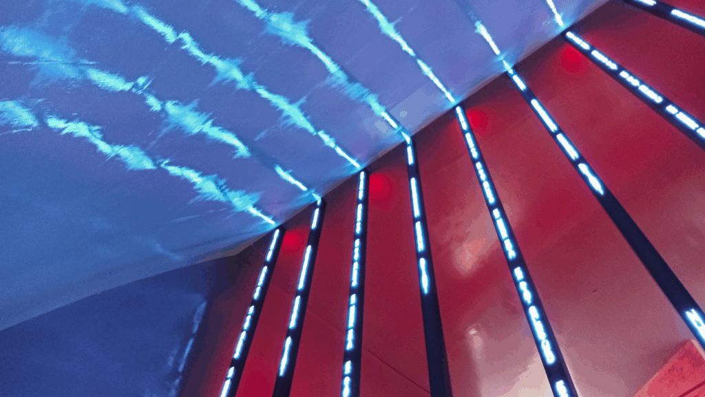 Obra Like Beauty in Flames de Jenny Holzer con realidad aumentada en el Guggenheim Bilbao.