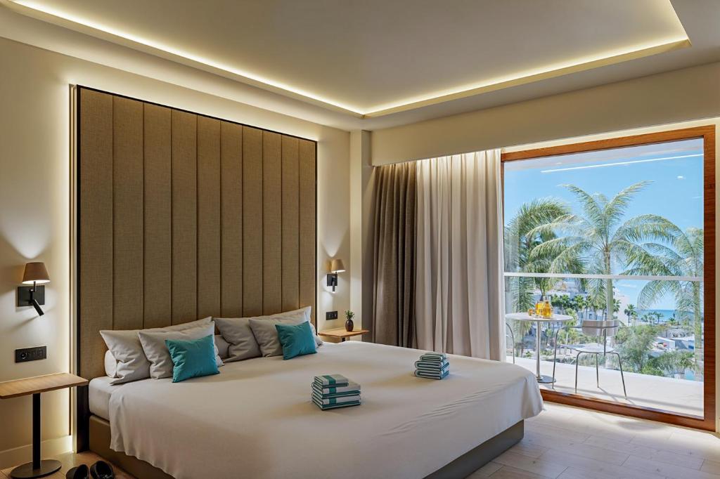 bebe-hotel-costa-del-sol