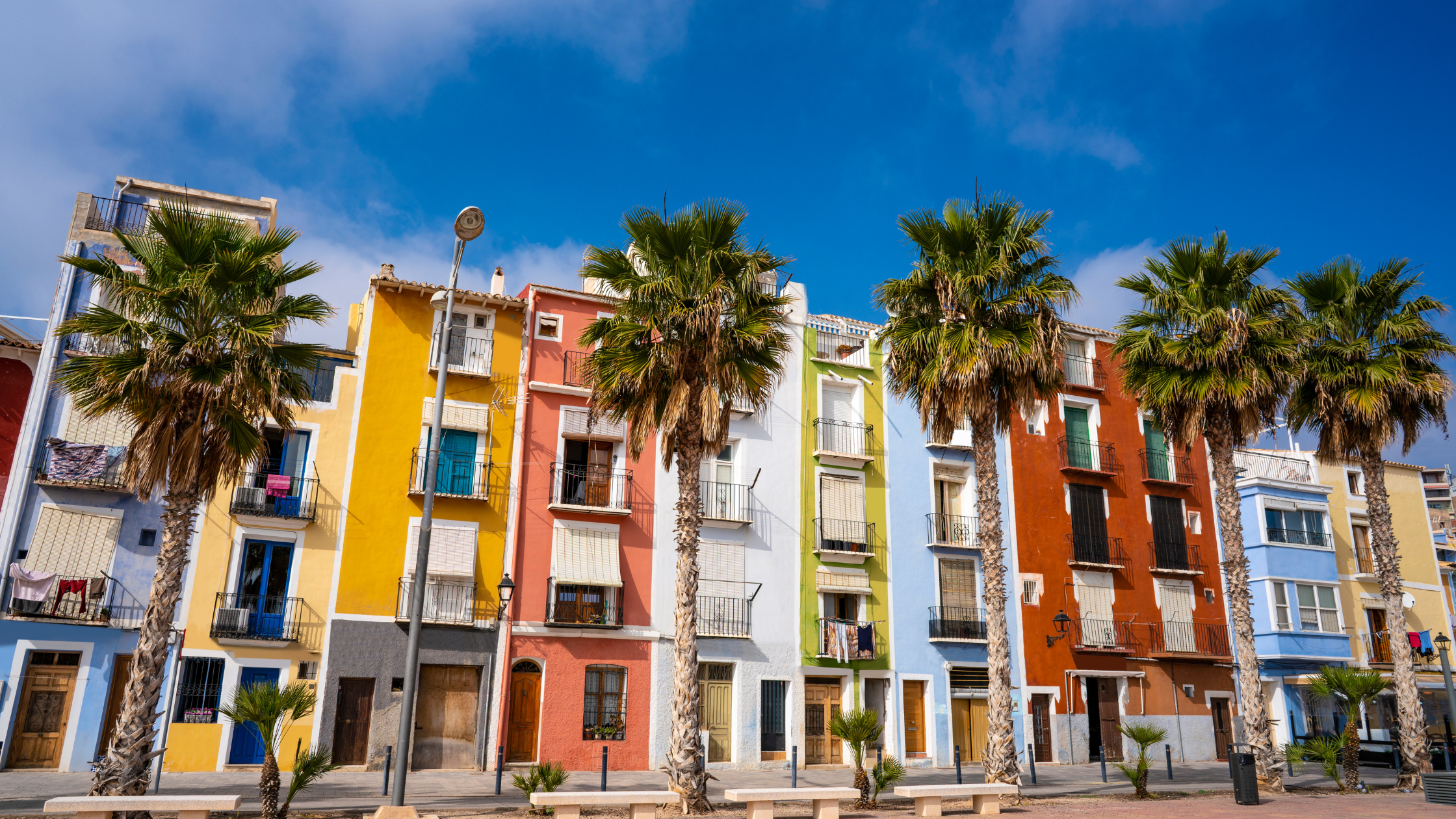 casas-colores-villajoyosa-alicante-ninos