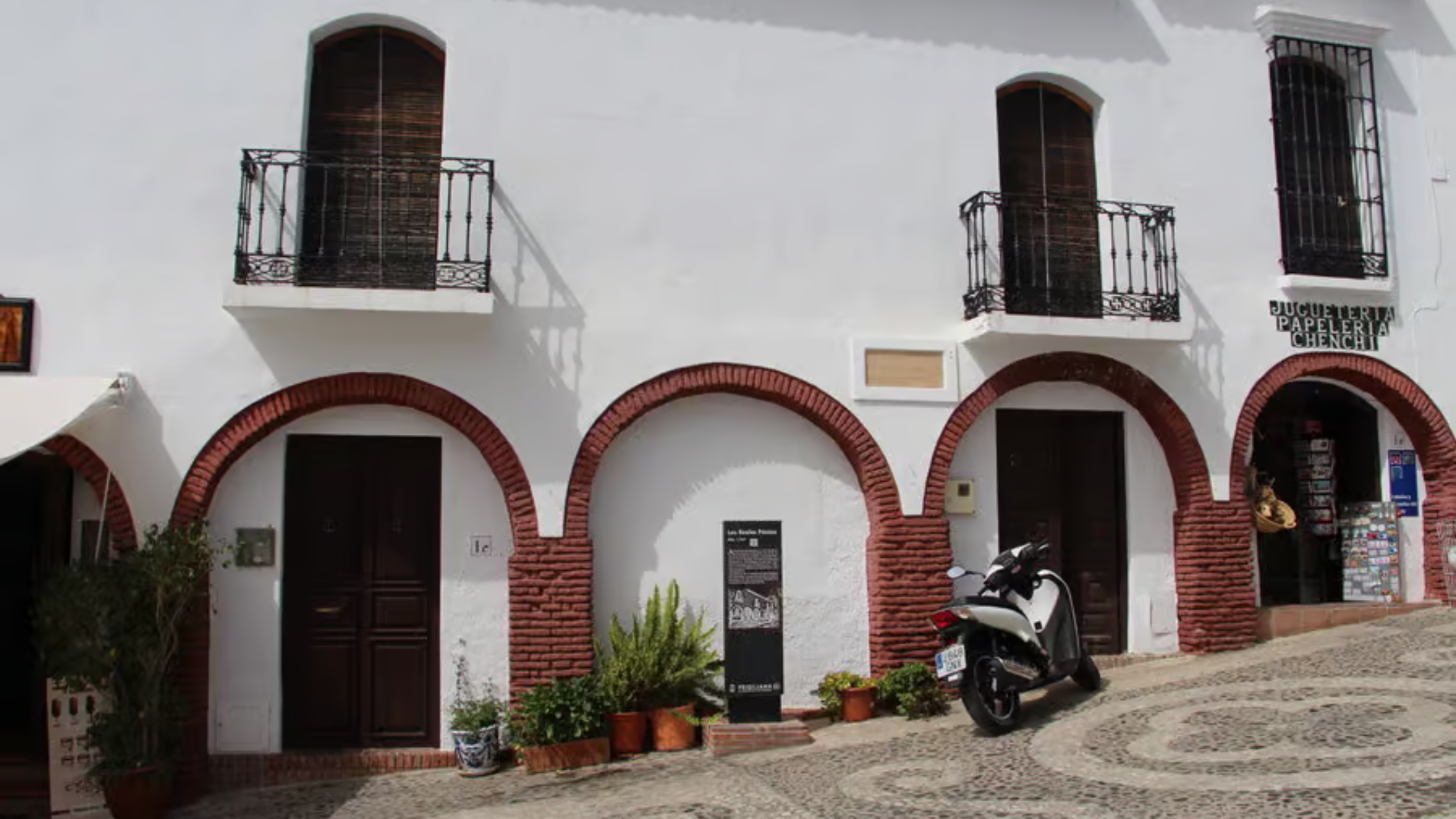 frigiliana-que-ver-donde-comer-y-donde-dormir-en-tu-escapada
