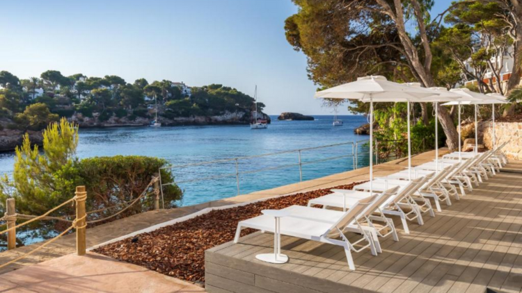 Hotel-familiar-todo incluido-frente-a-la-playa en-Mallorca